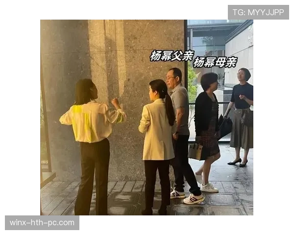 阿尔瓦雷斯这小子，训练完顺手拎个爱马仕就走？
